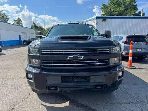 Used 2018 Chevrolet Silverado 2500 LT w/ Midnight Edition AWD/4WD image 7