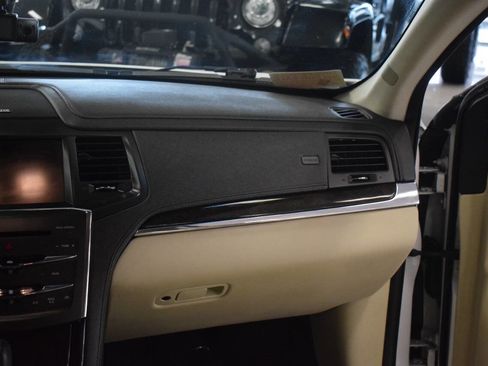Used 2013 Lincoln MKS AWD image 42