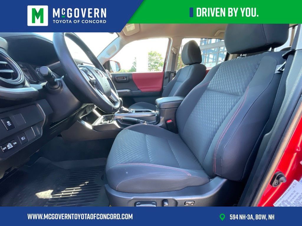 Used 2023 Toyota Tacoma SR5 AWD/4WD image 11