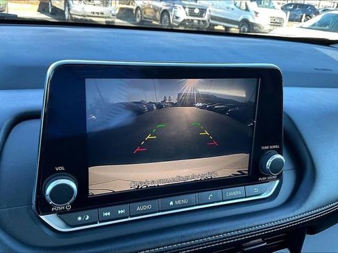 Used 2024 Nissan Rogue S image 11