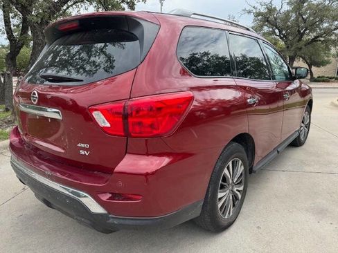 Used 2018 Nissan Pathfinder SV image 12
