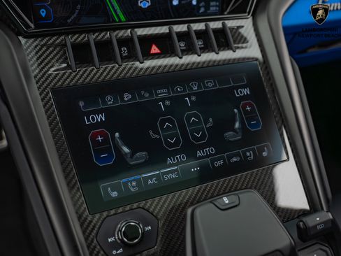 Used 2024 Lamborghini Urus S image 31