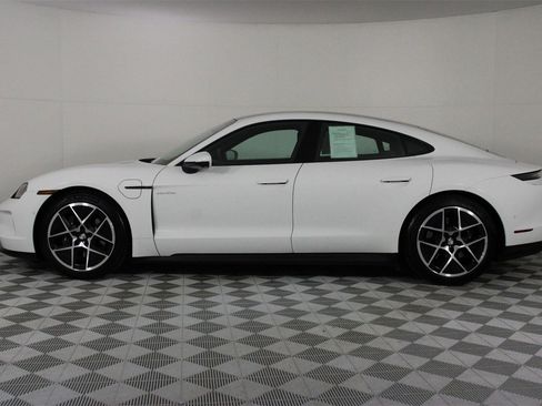 Used 2025 Porsche Taycan image 2