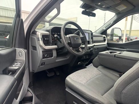Used 2025 Ford F250 XLT AWD/4WD image 8