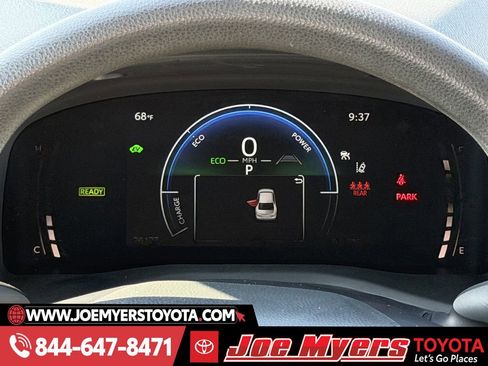 Used 2025 Toyota Camry LE image 16