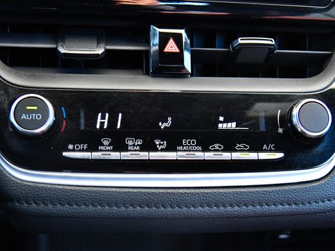 Used 2023 Toyota Corolla SE w/ SE Premium Package FWD image 24