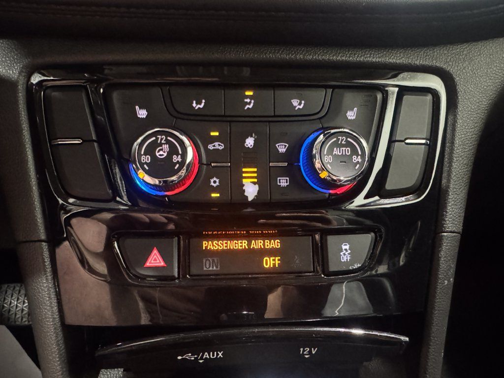 Used 2019 Buick Encore Essence FWD image 32