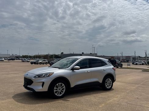 Used 2020 Ford Escape SE FWD image 11