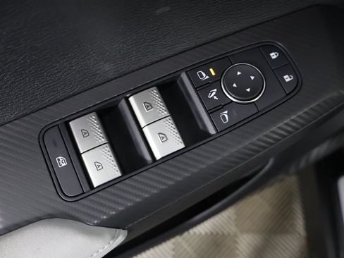 Used 2025 Mitsubishi Outlander AWD image 43