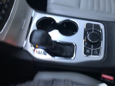 Used 2018 Jeep Grand Cherokee Limited image 30