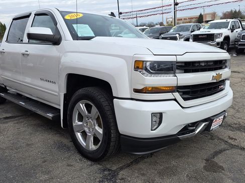 Used 2016 Chevrolet Silverado 1500 LT w/ LT Convenience Package image 3