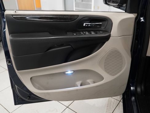 Used 2016 Dodge Grand Caravan SE w/ Quick Order Package 29E SE image 15