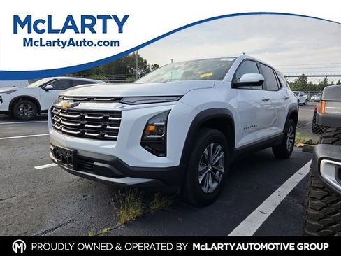 Used 2025 Chevrolet Equinox LT FWD image 1