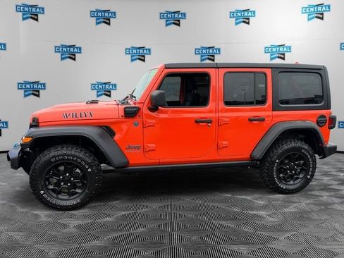 Used 2023 Jeep Wrangler Unlimited w/ Cold Weather Group AWD/4WD image 3