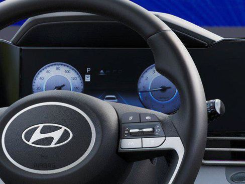 Used 2025 Hyundai Elantra Limited FWD image 14