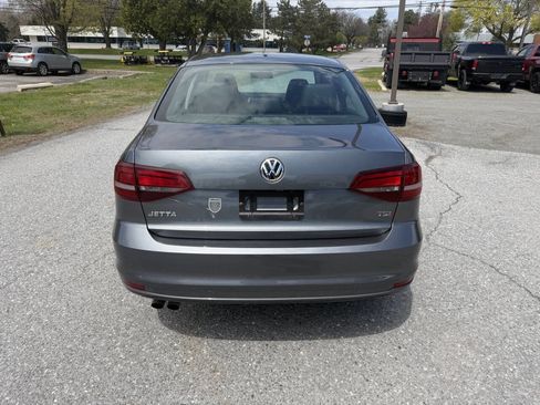 Used 2018 Volkswagen Jetta Wolfsburg Edition FWD image 4