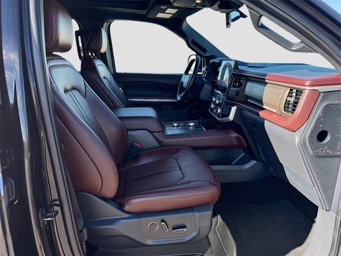 Used 2023 Ford Expedition Max Limited image 31