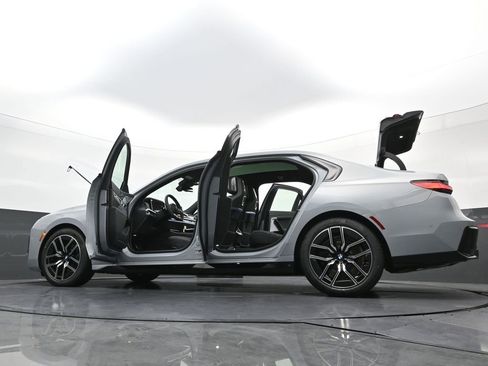 New 2026 BMW 740i xDrive w/ Executive Package image 45