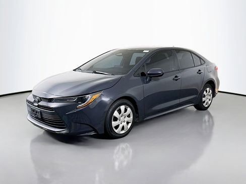 Used 2023 Toyota Corolla LE image 4
