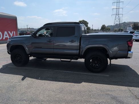Used 2022 Toyota Tacoma SR5 RWD image 7