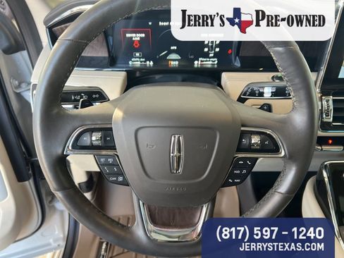 Used 2021 Lincoln Navigator Reserve image 14
