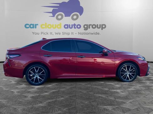 Used 2021 Toyota Camry SE image 6