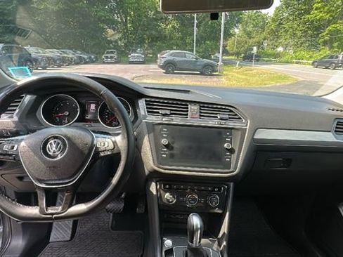 Used 2018 Volkswagen Tiguan SE w/ 3rd Row Seat Package AWD/4WD image 9