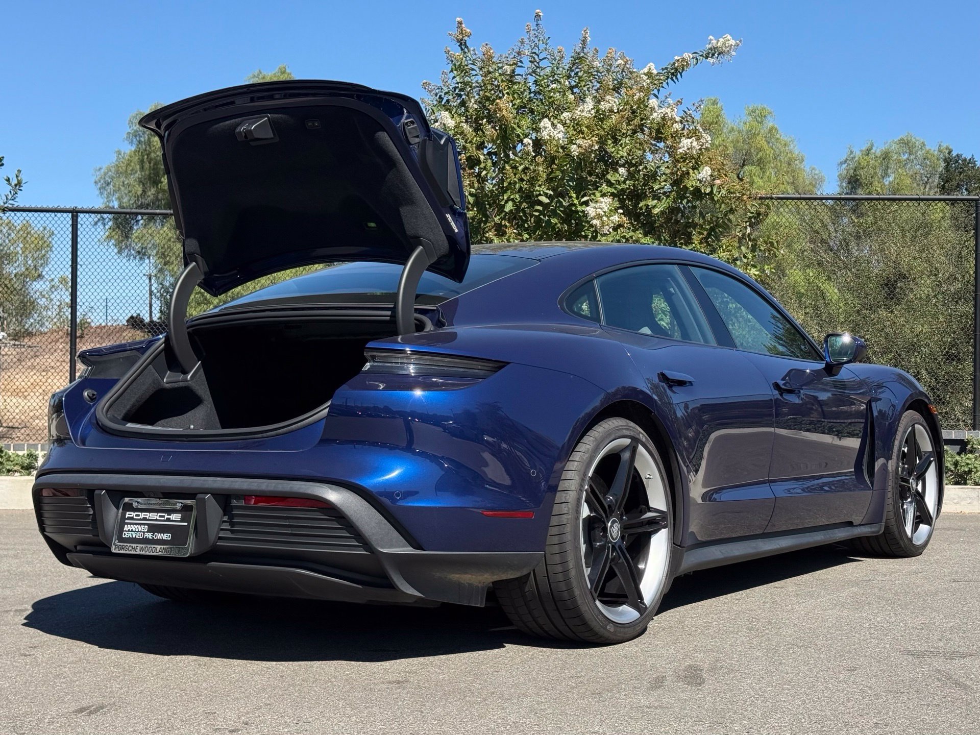Certified 2023 Porsche Taycan 4S AWD/4WD image 34