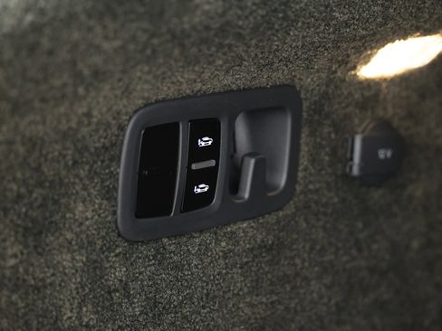 Used 2020 Bentley Bentayga Plug-In Hybrid AWD/4WD image 73