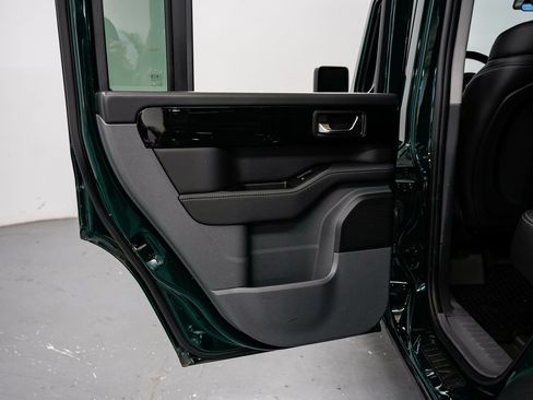 Used 2024 INEOS Grenadier Station Wagon AWD/4WD image 33