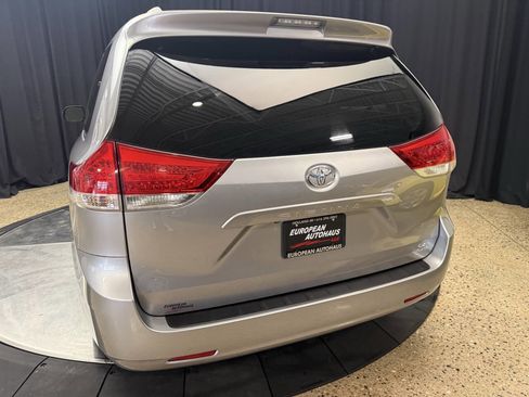 Used 2011 Toyota Sienna LE image 9