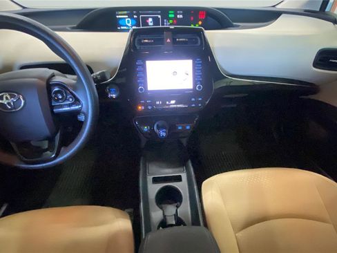 Used 2022 Toyota Prius LE image 14