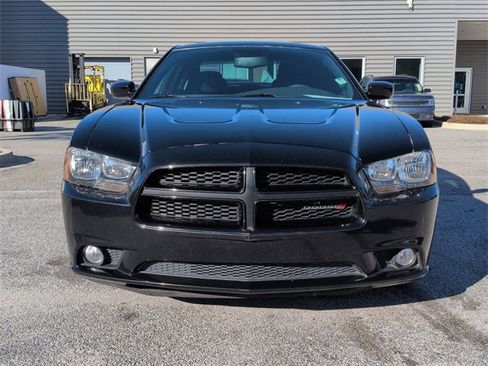 Used 2014 Dodge Charger SXT w/ Redline Appearance Group image 9