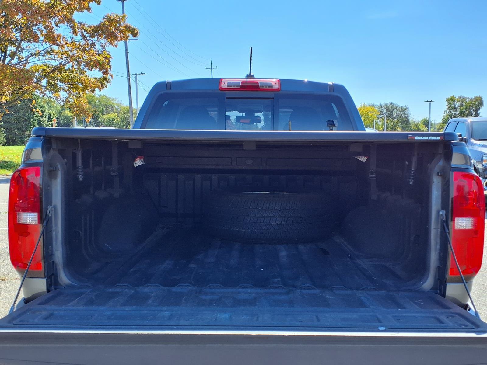 Used 2015 Chevrolet Colorado Z71 AWD/4WD image 10