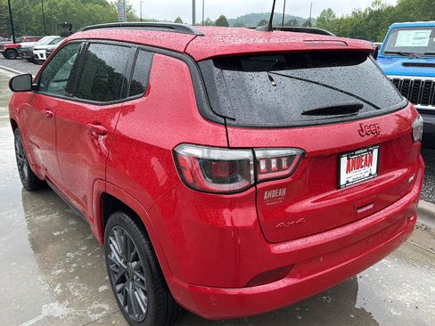 Used 2023 Jeep Compass Limited AWD/4WD image 5