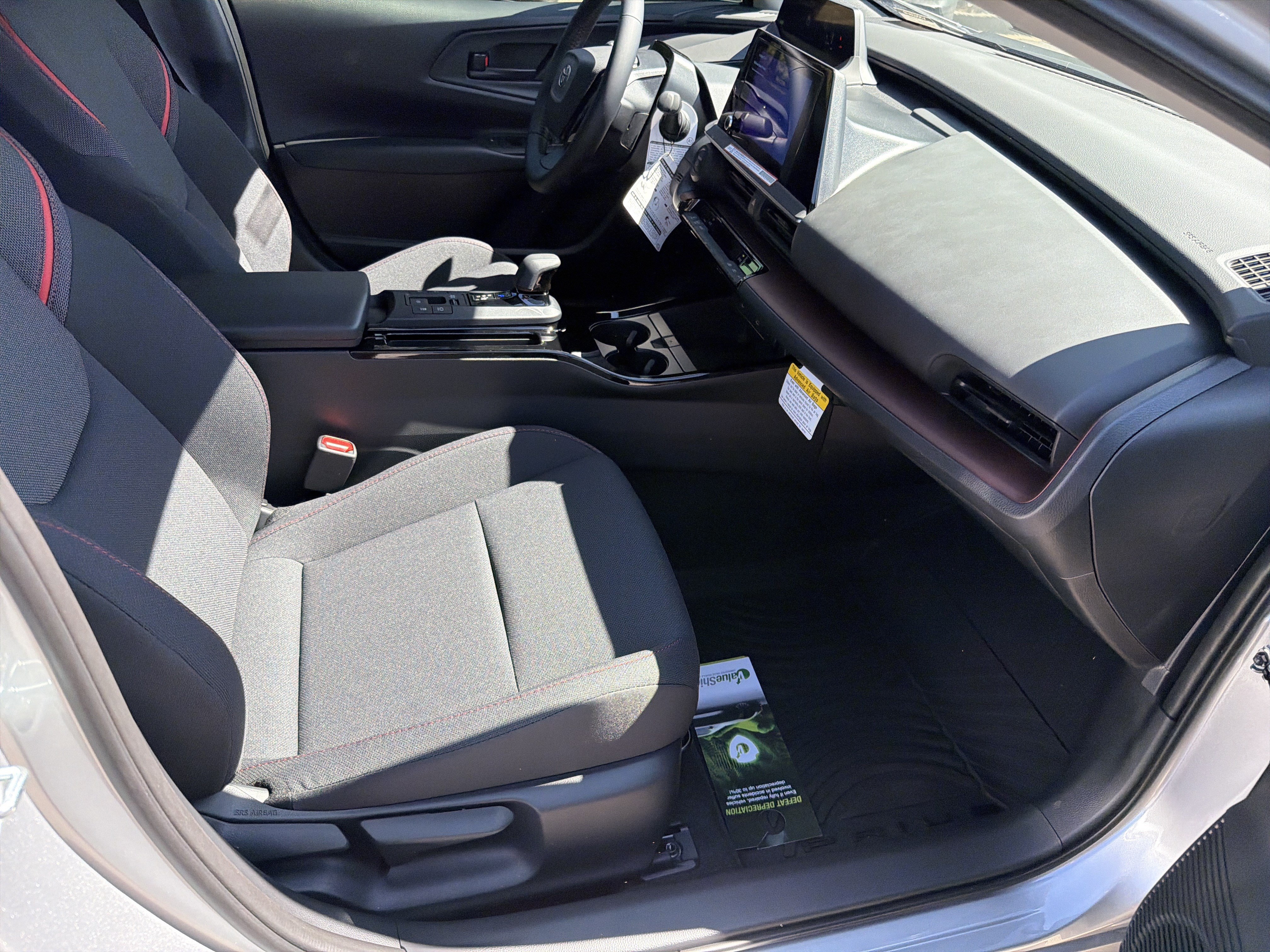 New 2027 Toyota Prius Plug-In Hybrid FWD image 13