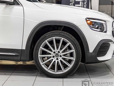 Used 2022 Mercedes-Benz GLB 250 4MATIC image 11