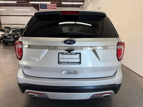 Used 2017 Ford Explorer XLT w/ Equipment Group 202A FWD image 9