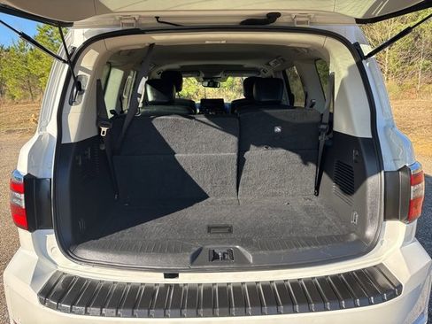 Used 2021 Nissan Armada SL w/ Captain's Chairs Package image 10