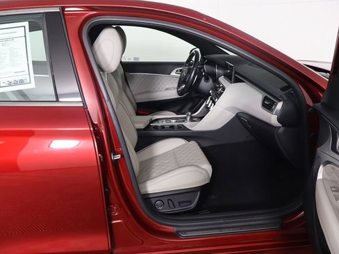 Used 2023 Genesis G70 3.3T w/ Sport Prestige Package image 32