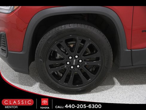 Used 2023 GMC Acadia SLE w/ Driver Convenience Package AWD/4WD image 24