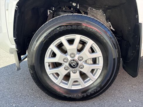 Certified 2024 Toyota Tacoma SR5 image 10