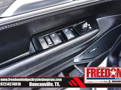 Certified 2024 Jeep Wagoneer L Series II RWD image 39