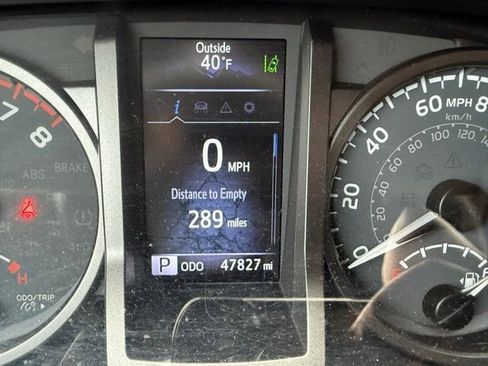 Used 2020 Toyota Tacoma TRD Sport w/ Technology Package image 12