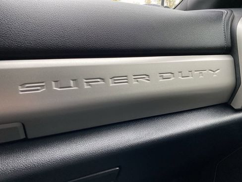 Certified 2022 Ford F350 Lariat w/ Tremor Off-Road Package image 7