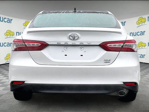 Used 2020 Toyota Camry XLE image 5
