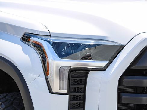 Used 2024 Toyota Tundra Limited AWD/4WD image 5