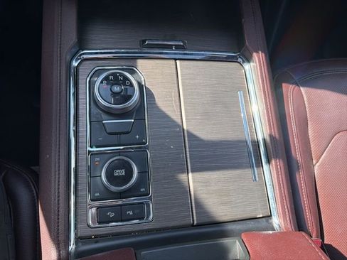 Used 2024 Ford Expedition Limited image 26