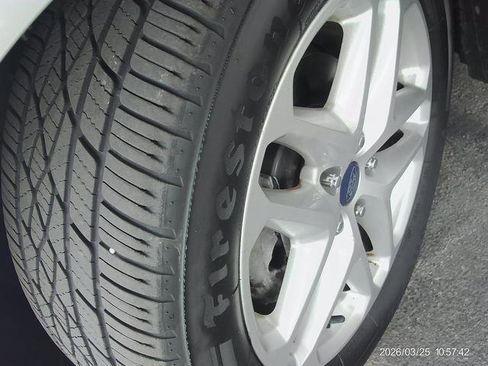 Used 2015 Ford Fusion SE FWD image 8