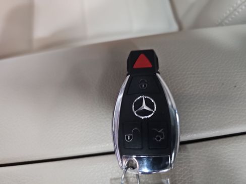 Used 2019 Mercedes-Benz GLC 300 4MATIC image 36